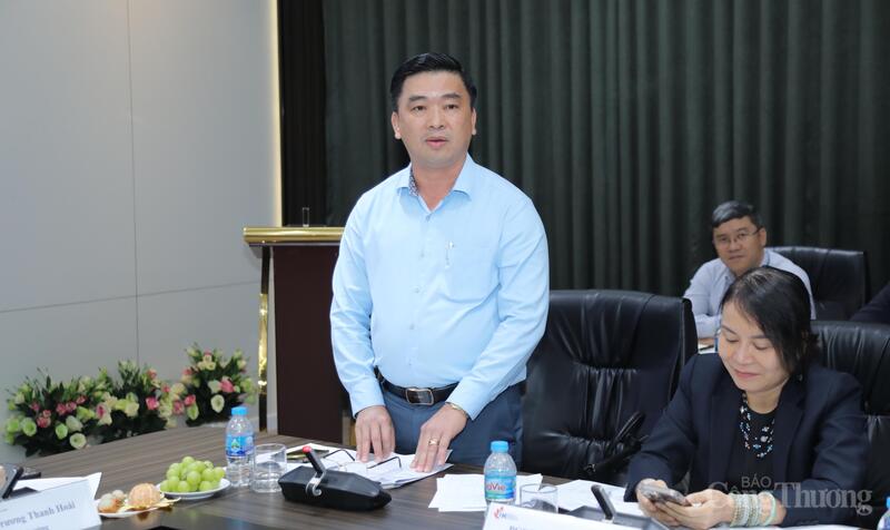 Đại diện các doanh nghiệp trình bày đề xuất góp ý vào dự thảo.