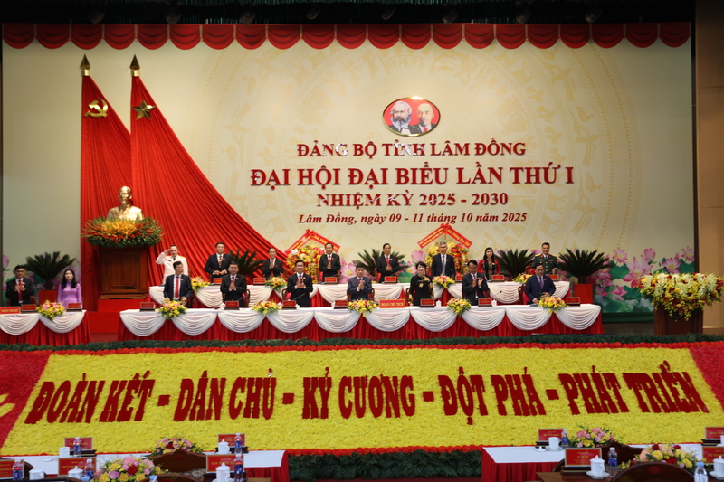 Đoàn Chủ tịch điều hành Đại hội đại biểu Đảng bộ tỉnh Lâm Đồng lần thứ I, nhiệm kỳ 2025 - 2030.
