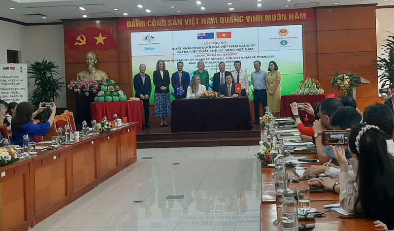 Lễ công bố xuất khẩu trái bưởi của Việt Nam sang Australia và trái việt quất của Australia sang Việt Nam. Ảnh: N.H