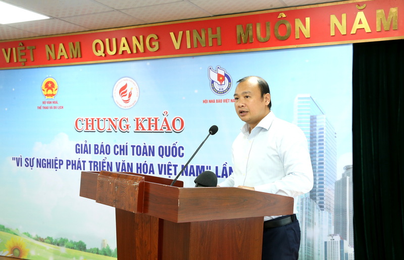 Thứ trưởng Thường trực Bộ Văn hóa, Thể thao và Du lịch - ông Lê Hải Bình phát biểu tại vòng chấm chung khảo Giải Báo chí toàn quốc "Vì sự nghiệp phát triển văn hóa Việt Nam" lần thứ ba. Ảnh: Trần Huấn