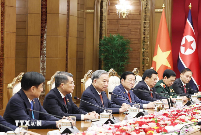 Tổng Bí thư Tô Lâm và đoàn đại biểu cấp cao Việt Nam. Ảnh: TTXVN