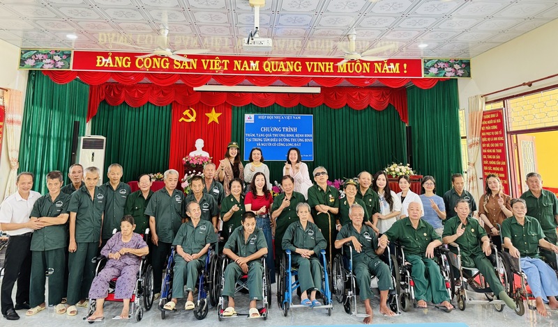 Hiệp hội Nhựa Việt Nam (VPA) đã tổ chức chương trình thăm hỏi, tặng quà cho các thương binh, bệnh binh tại Trung tâm Điều dưỡng Thương binh và Người có công (NCC) Long Đất tại xã Long Hải, TP. Hồ Chí Minh.