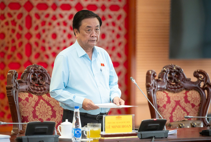 Phó Chủ tịch Quốc hội Lê Minh Hoan nhấn mạnh tầm quan trọng của việc đổi mới tư duy xây dựng pháp luật, tránh tình trạng “luật khung, luật ống”. Ảnh: VPQH.