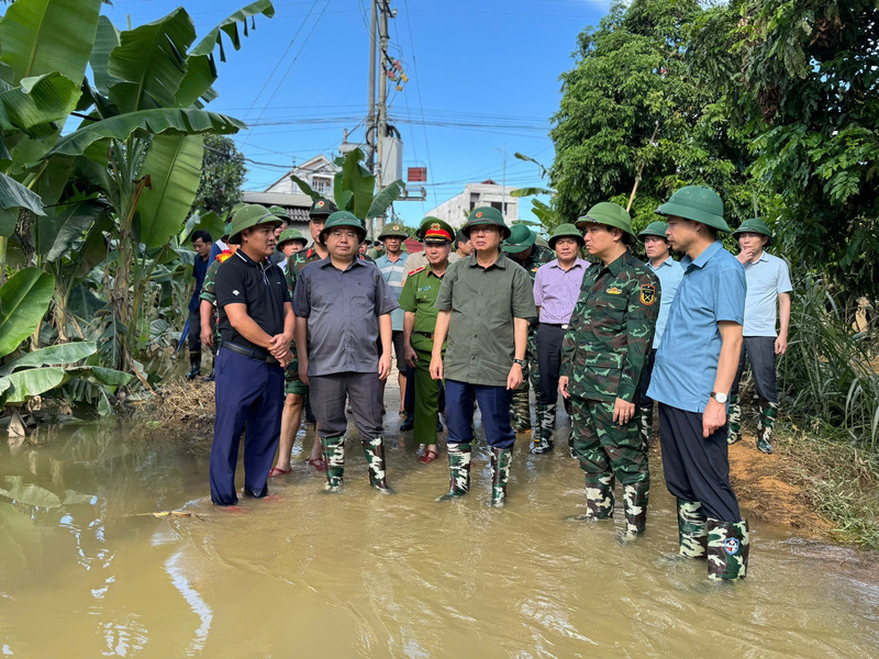 Phó Thủ tướng Trần Hồng Hà đã trực tiếp đi kiểm tra tình hình ứng phó mưa lũ tại Cao Bằng. Ảnh: HH