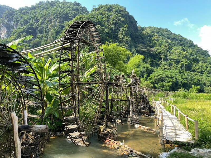 Guồng nước, một nét văn hóa đặc sắc tại Pù Luông. Ảnh: Phạm Văn Phong.
