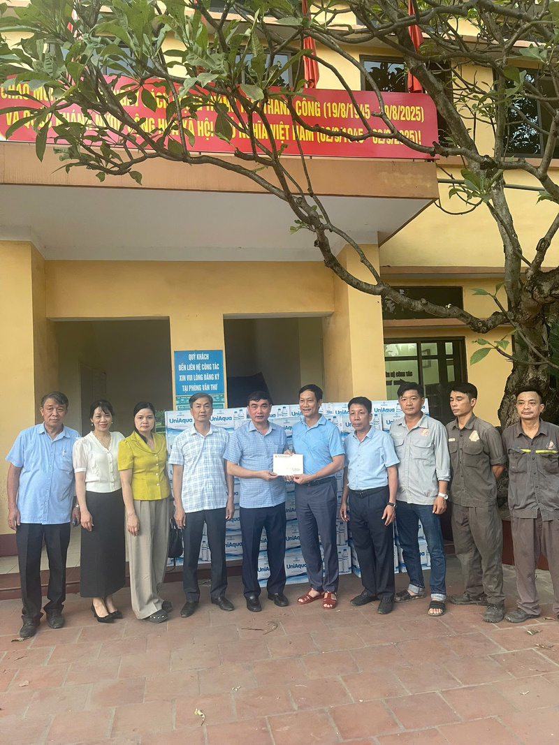 Công đoàn Công Thương Việt Nam tới Thái Nguyên thăm hỏi các đơn vị, đoàn viên, người lao động khắc phục hậu quả mưa lũ - 8