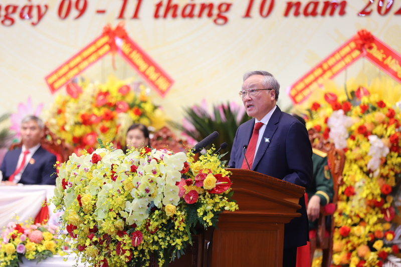 Đồng chí Nguyễn Hòa Bình, Ủy viên Bộ Chính trị, Phó Thủ tướng Thường trực Chính phủ phát biểu chỉ đạo tại Đại hội.
