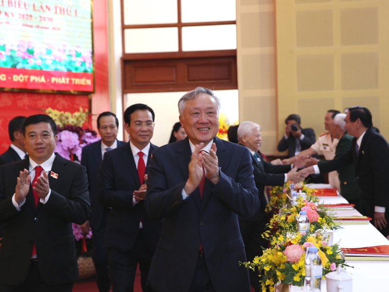 Đồng chí Nguyễn Hòa Bình, Ủy viên Bộ Chính trị, Phó Thủ tướng Thường trực Chính phủ tới dự Đại hội đại biểu Đảng bộ tỉnh Lâm Đồng lần thứ I, nhiệm kỳ 2025 - 2030.