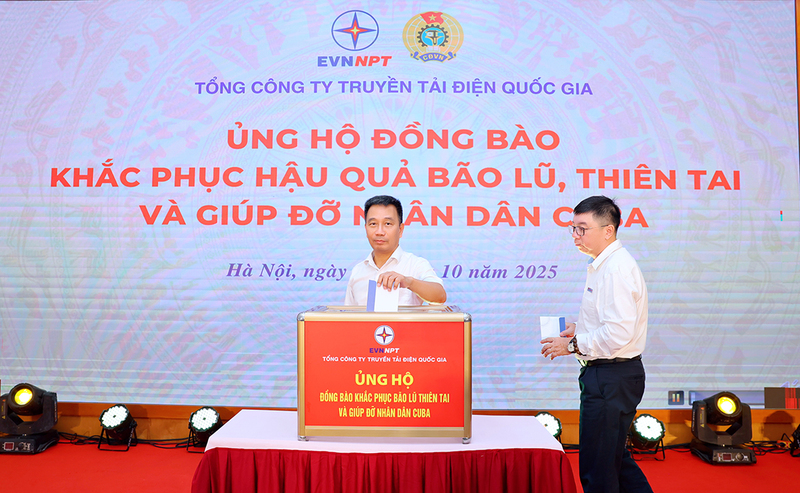 Lãnh đạo và cán bộ công nhân viên EVNNPT thực hiện ủng hộ đồng bào bão lụt và nhân dân Cuba.