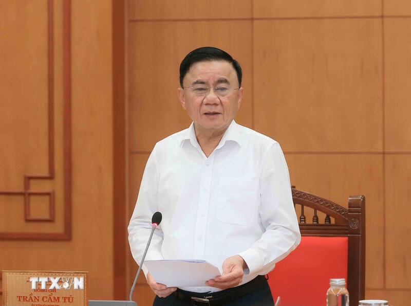 Thường trực Ban Bí thư Trần Cẩm Tú làm việc với Đảng ủy Bộ Y tế. Ảnh: TTXVN