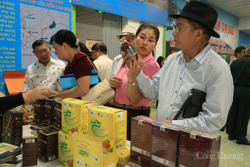 Các sản phẩm đông trùng hạ thảo của Hợp tác xã Nấm Tam Đảo.