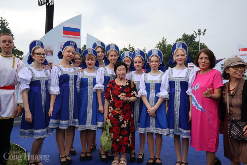 Rực rỡ sắc màu Nga - Mông Cổ hội tụ tại Lễ hội Văn hóa Thế giới 2025 - 6