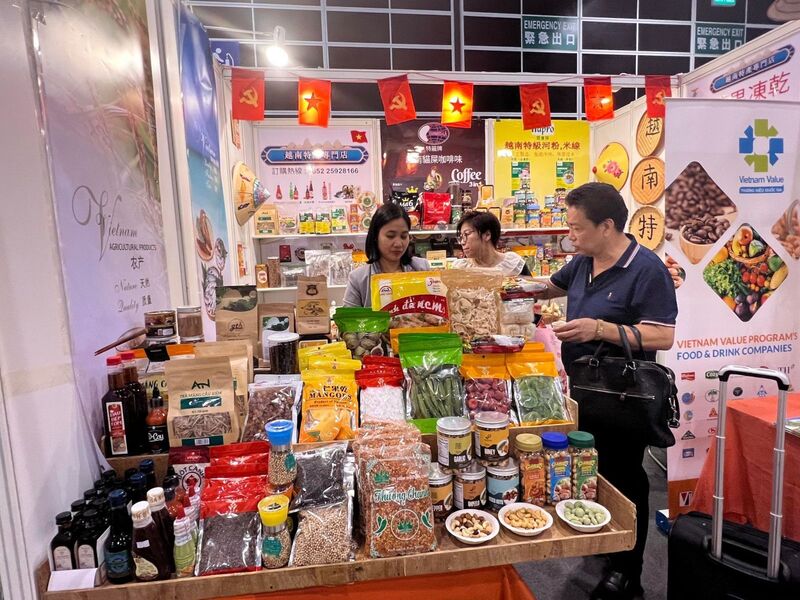 Gian hàng trưng bày các sản phẩm của Việt Nam tại Hội chợ Thực phẩm quốc tế Hồng Kông (Trung Quốc) – Hong Kong International Food Expo 2023. Ảnh: Thương vụ Việt Nam tại Hồng Kông (Trung Quốc)