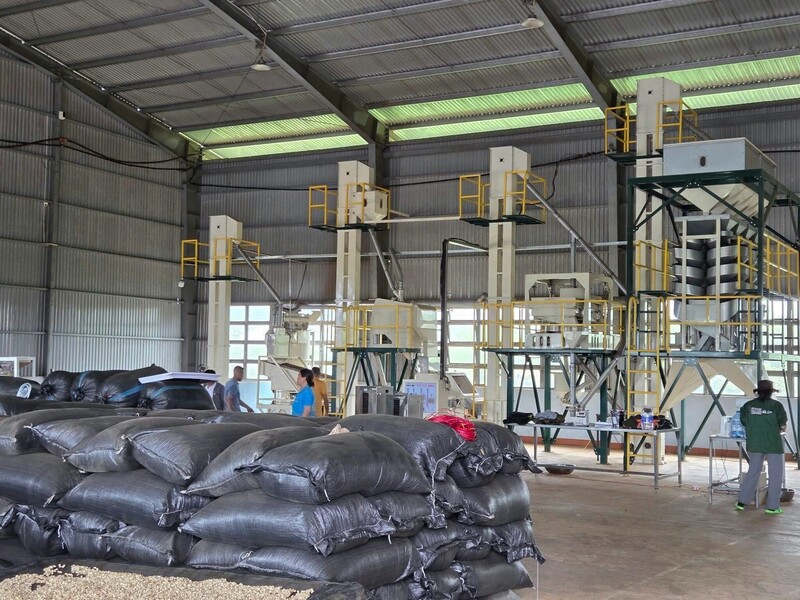 Hệ thống máy móc hiện đại tại HTX Nông nghiệp và Dịch vụ Nam Yang
