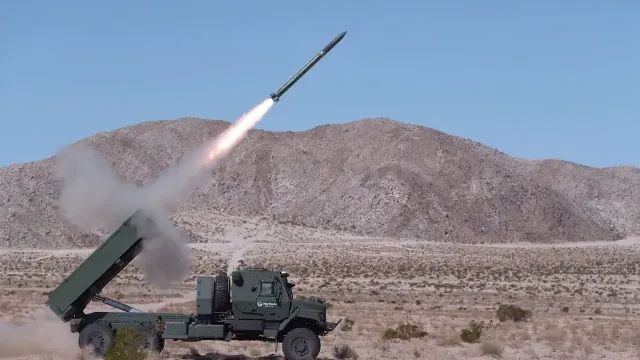 Hệ thống pháo phản lực không người lái DeepFires. Ảnh: Defense News