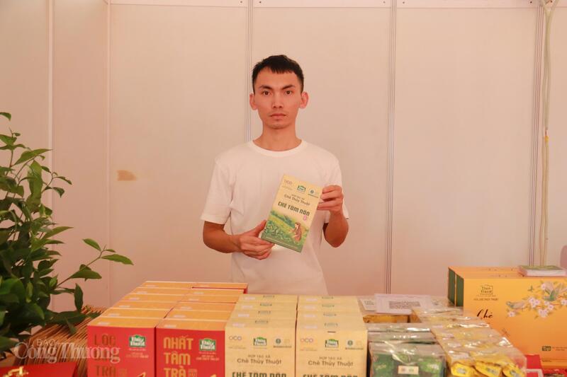 Anh Phạm Ngọc Tân, cố vấn kinh hoanh Hợp tác xã chè Thủy Thuật. Ảnh: Thanh Tuấn