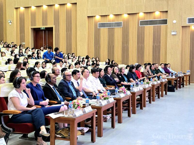 Các bộ, ngành, tổ chức quốc tế tham dự lễ mít tinh