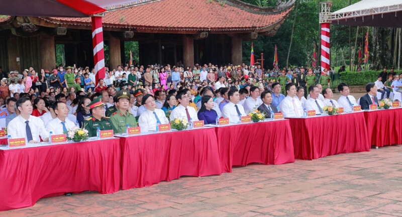 Đông đảo đại biểu và người dân tham gia Lễ hội Lam Kinh năm 2025. Ảnh: Lê Hợi