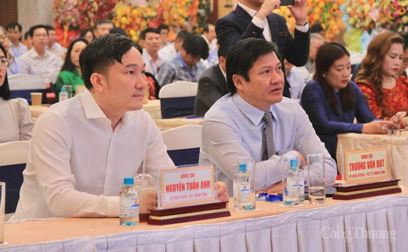 Lãnh đạo tỉnh Gia Lai tham dự sự kiện. Ảnh: Hiền Mai.