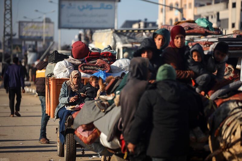 Hàng ngàn người dân Palestine bắt đầu quay trở lại miền Bắc Gaza. Ảnh: CNN.