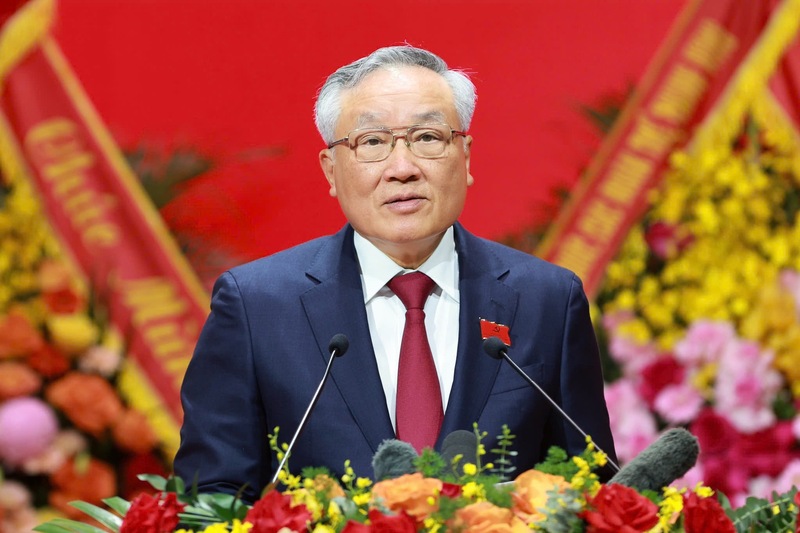 Ủy viên Bộ Chính trị, Phó Bí thư Thường trực Đảng ủy, Phó Thủ tướng Thường trực Chính phủ Nguyễn Hòa Bình trình bày báo cáo chính trị của Ban Chấp hành Đảng bộ Chính phủ nhiệm kỳ 2020 - 2025. Ảnh: VGP/Nhật Bắc.