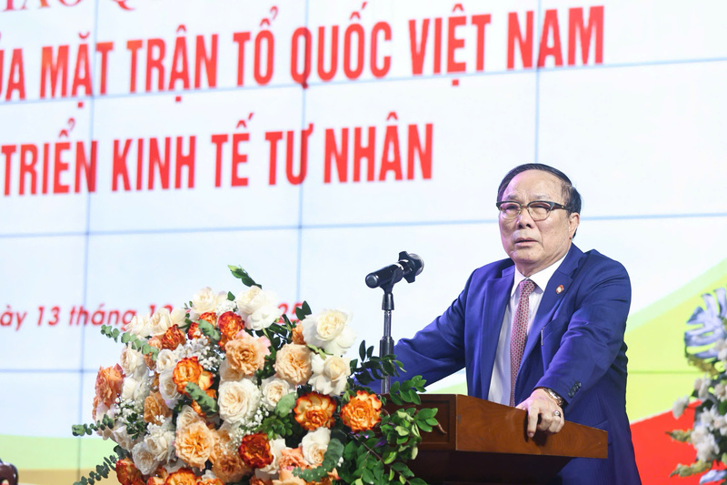GS. Nguyễn Văn Đệ phát biểu tại hội thảo - Ảnh: Quang Vinh