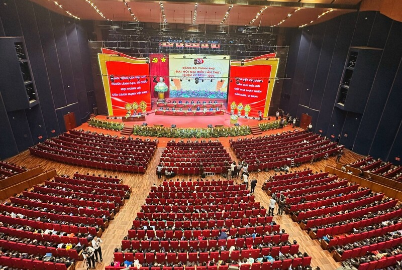 Tham dự Đại hội có 453 đại biểu chính thức (trong đó có 60 đại biểu đương nhiên, 157 đại biểu chính thức được chỉ định và 236 đại biểu bầu). Ảnh: VGP/Đức Tuân