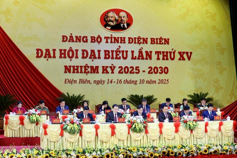 Các đại biểu thống nhất nhận định, các dự thảo văn kiện được chuẩn bị công phu, thể hiện rõ quan điểm, đường lối lãnh đạo toàn diện của Đảng