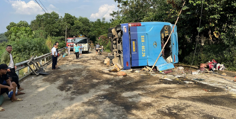 Hiện trường vụ tai nạn thương tâm