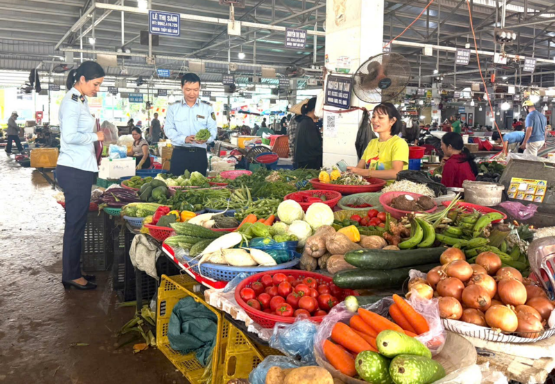 Chi cục QLTT Thanh Hóa đã đẩy mạnh tuyên truyền, phổ biến pháp luật nhằm kiểm soát thị trường và nâng cao ý thức tuân thủ pháp luật cho mọi người. Ảnh: QLTT Thanh Hóa