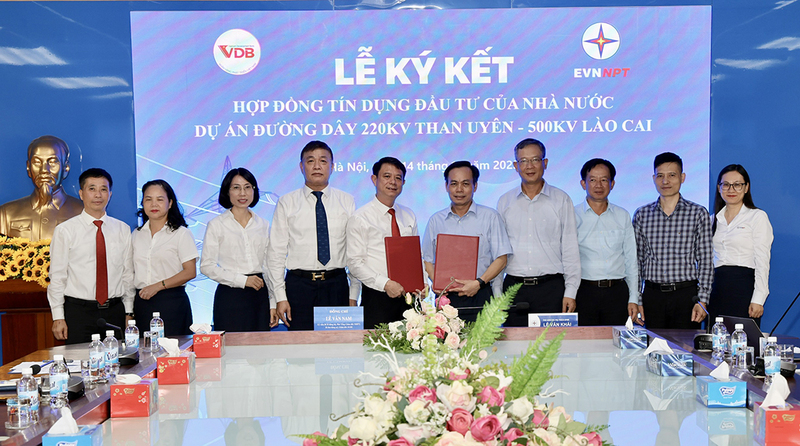 Lễ ký kết giữa EVNNPT và VDB