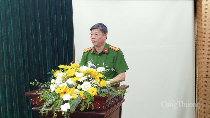 Đại tá Chu An Thanh - Trưởng phòng Cảnh sát Kinh tế, Công an TP. Hà Nội thông tin tại hội nghị. Ảnh: Hải Sơn.