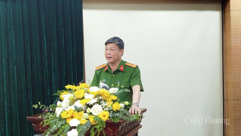 Đại tá Chu An Thanh - Trưởng phòng Cảnh sát Kinh tế, Công an TP. Hà Nội thông tin tại hội nghị. Ảnh: Hải Sơn.