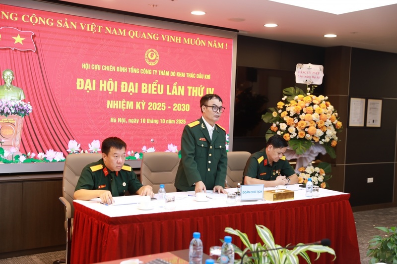 Đoàn Chủ tịch điều hành Đại hội (Ảnh PVEP)