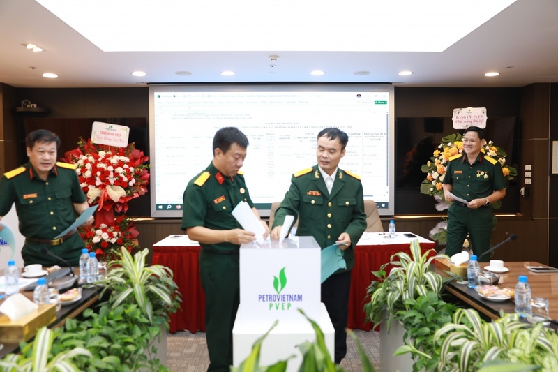 Các đại biểu tiến hành bầu Ban Chấp hành nhiệm kỳ mới (Ảnh PVEP)