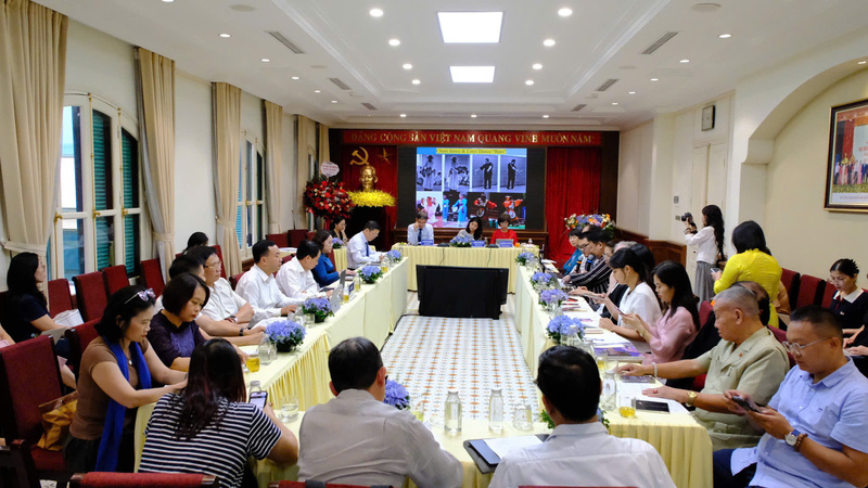 Hội thảo làm rõ các xu thế và yếu tố tác động đến sự phát triển của nghệ thuật trong bối cảnh toàn cầu hóa và chuyển đổi số. Ảnh: Anh Tuấn.