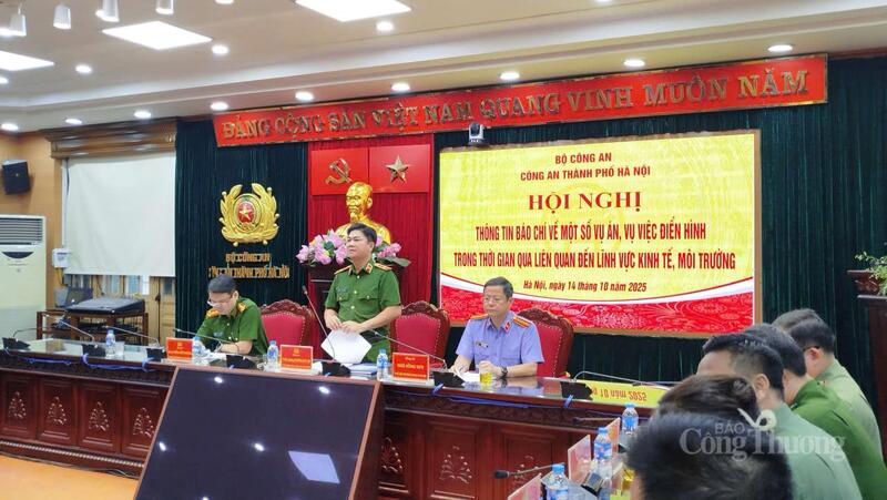 Toàn cảnh Hội nghị thông tin báo chí về kết quả điều tra, khám phá một số vụ án, vụ việc điển hình chiều 14/10.