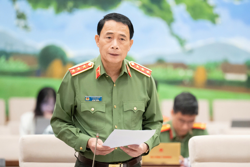 Thượng tướng Lê Quốc Hùng, Thứ trưởng Bộ Công an phát biểu tại phiên họp.