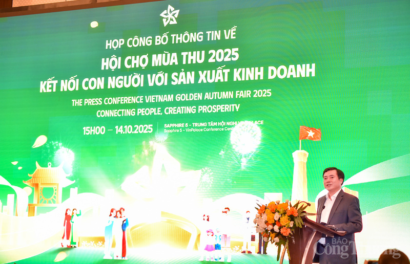 Phát biểu tại cuộc họp báo, Thứ trưởng Bộ Công Thương Nguyễn Sinh Nhật Tân, Phó trưởng Ban chỉ đạo Hội chợ Mùa Thu 2025 cho biết, Hội chợ được tổ chức từ ngày 25/10 đến 4/11 tại Trung tâm Hội chợ Triển lãm Việt Nam (VEC). Với quy mô hơn 130.000m², tương đương khoảng 3.000 gian hàng, Hội chợ Mùa thu 2025 dự kiến đón tiếp tới 500.000 lượt khách tham quan mỗi ngày, phản ánh sức hút và tầm ảnh hưởng đặc biệt của sự kiện.