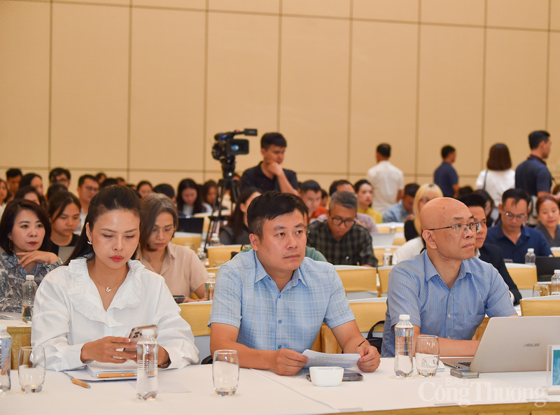 Chủ đề “Kết nối con người với sản xuất, kinh doanh” của hội chợ thể hiện tư duy nhân văn và tầm nhìn phát triển dài hạn, lấy con người làm trung tâm và động lực của nền kinh tế.