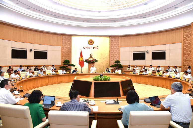 Phó Thủ tướng Chính phủ Hồ Đức Phớc chủ trì cuộc họp với các bộ ngành, doanh nghiệp về dự thảo Nghị định cơ cấu lại vốn doanh nghiệp nhà nước tại doanh nghiệp - Ảnh: VGP/Trần Mạnh