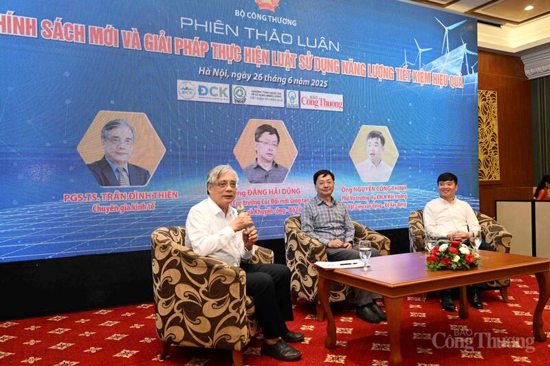 Phiên thảo luận tại diễn đàn được tổ chức tại Hà Nội vào ngày 26/6