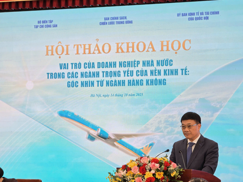 Phó Chủ tịch Quốc hội Vũ Hồng Thanh phát biểu khai mạc hội thảo