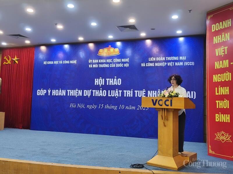 Hội thảo Góp ý hoàn thiện dự thảo Luật Trí tuệ nhân tạo (AI) do VCCI phối hợp với Bộ Khoa học và Công nghệ; Uỷ ban Khoa học, Công nghệ và Môi trường của Quốc hội tổ chức vào chiều ngày 15/10. Ảnh: NH