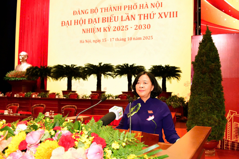 Ủy viên Bộ Chính trị, Bí thư Thành ủy, Trưởng Đoàn đại biểu Quốc hội TP. Hà Nội Bùi Thị Minh Hoài phát biểu tại phiên trù bị. Ảnh: HN.
