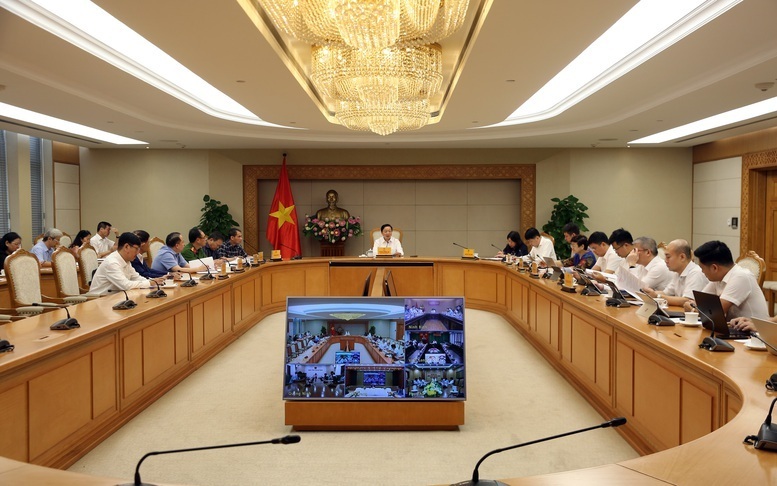 Phó Thủ tướng đề nghị cuộc họp tập trung làm rõ các nội dung cốt lõi: Sản phẩm cần đạt được của cơ sở dữ liệu đất đai; phương thức thực hiện. Ảnh: VGP/Minh Khôi.