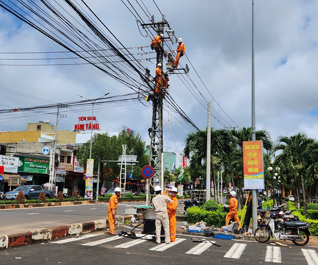 Kiểm tra hệ thống điện lưới điện tại tỉnh Gia Lai
