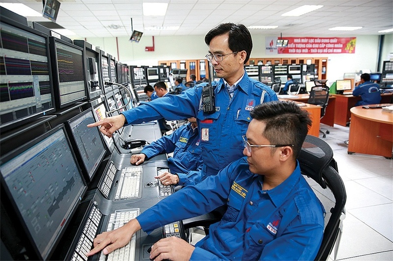Petrovietnam khuyến khích toàn thể cán bộ, đảng viên, đoàn viên, hội viên và người lao động tích cực tương tác, chia sẻ, bình luận, lan tỏa các nội dung tích cực trên các trang mạng xã hội (Ảnh Petrovietnam)