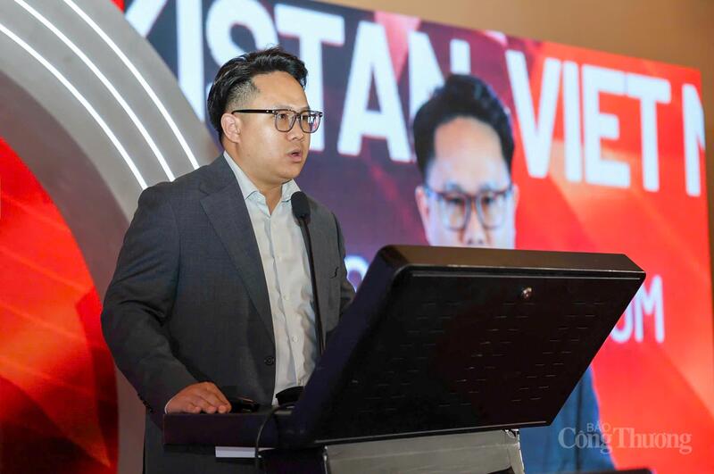 Đại diện doanh nghiệp Việt Nam chia sẻ những định hướng kinh doanh, cơ hội hợp tác đầu tư tại Diễn đàn.