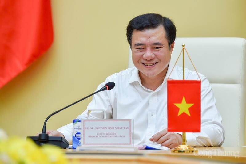 Thứ trưởng Nguyễn Sinh Nhật Tân khẳng định Việt Nam luôn coi Hoa Kỳ là đối tác chiến lược quan trọng hàng đầu